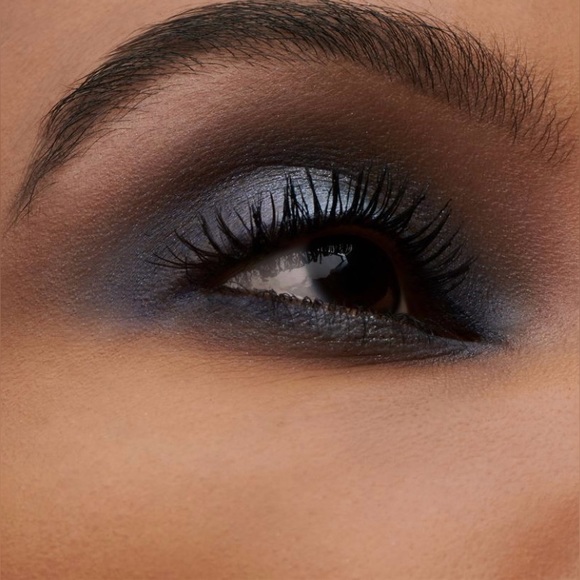 MAC Limited Edition-Snowbody’s Business Eye Shadow Palette X 12, New in Box - Picture 10 of 10